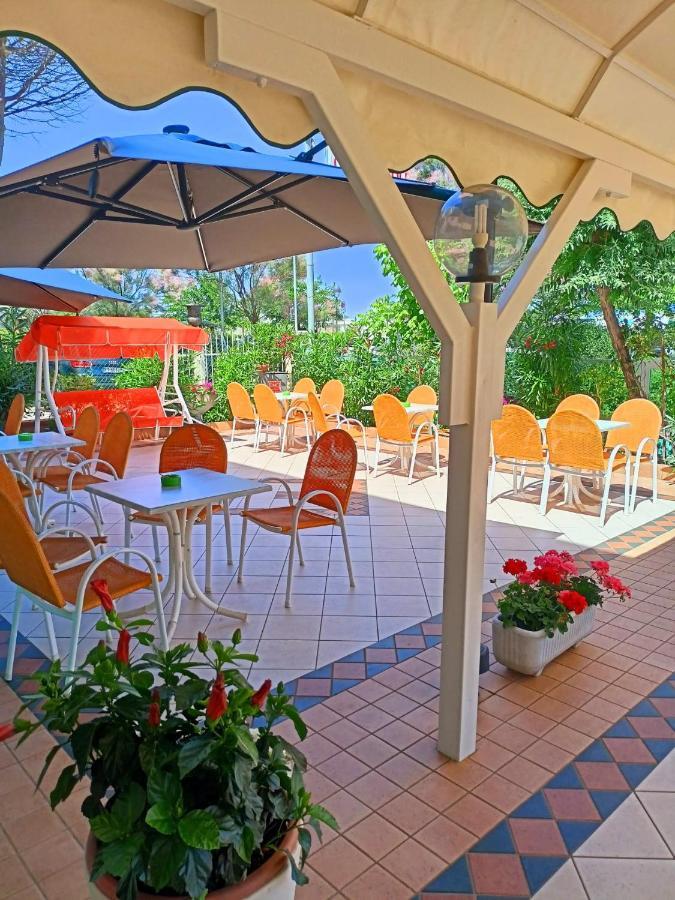 Costa Del Sole Only Room Milano Marittima Kültér fotó