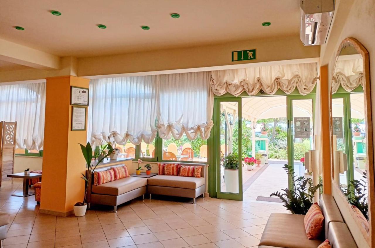 Costa Del Sole Only Room Milano Marittima Kültér fotó
